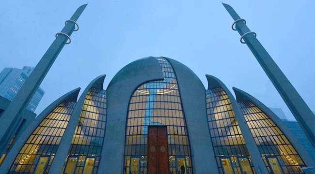 Dinayet Almanya'da her yıl 100 imam yetiştirecek