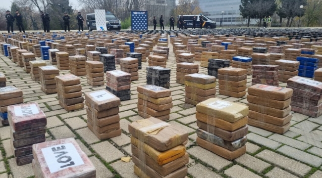 İspanya'da iki limanda 11 ton kokain yakalandı