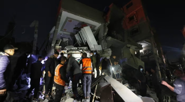İsrail, Magazi Mülteci Kampı'nı vurdu: 78 can kaybı