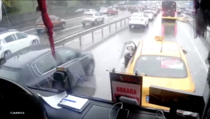 İstanbul'da bir taksici, yolcu otobüsünü taciz etti