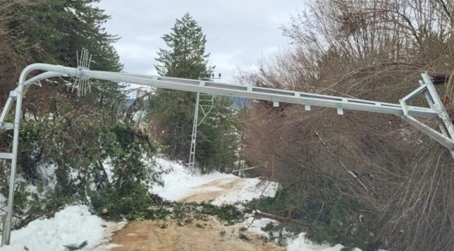 Karabük'te fırtına: 18 köy elektriksiz kaldı