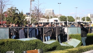 8+1 taksi sahipleri UKOME binasına saldırdı