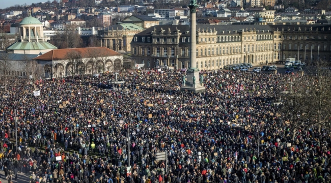 Almanya'da AfD'ye karşı kitlesel protestolar