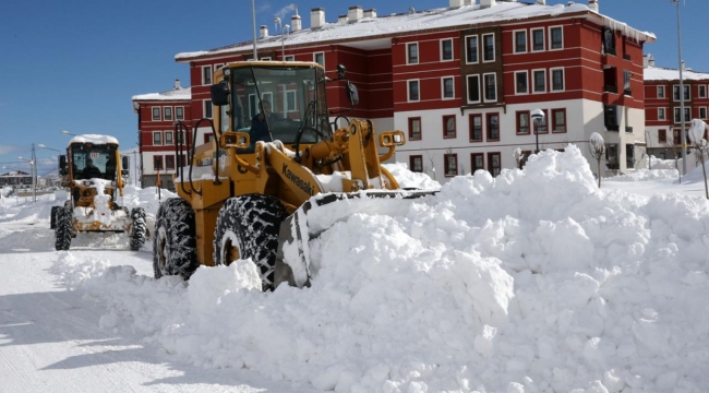Bitlis'te kardan kapanan 265 yol ulaşıma açıldı