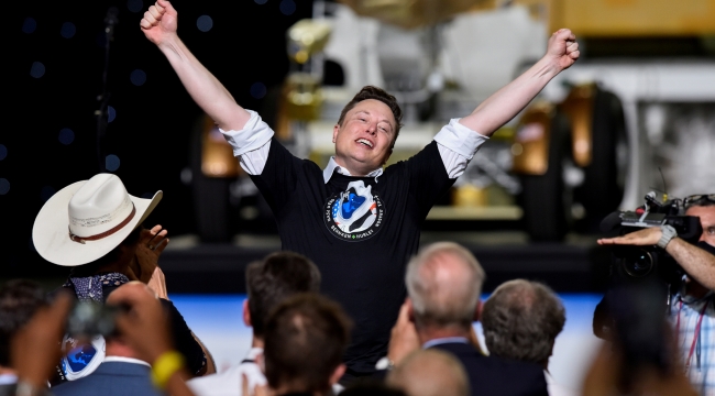 Elon Musk, 2023'ün en çok kazanan milyarderi oldu