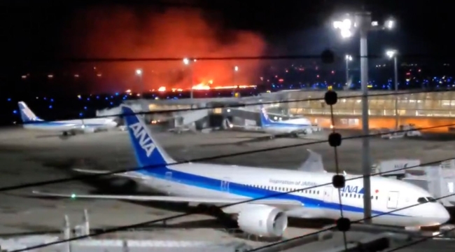 Tokyo'da 2 uçak pistte çarpıştı: 5 ölü