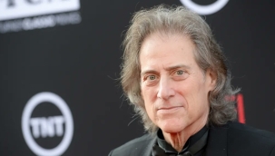 Komedyen Richard Lewis hayatını kaybetti