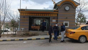 Ankara'da taksiciler birbirlerine girdi