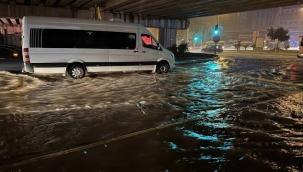 Antalya sele teslim: 5 ilçede eğitime ara verildi