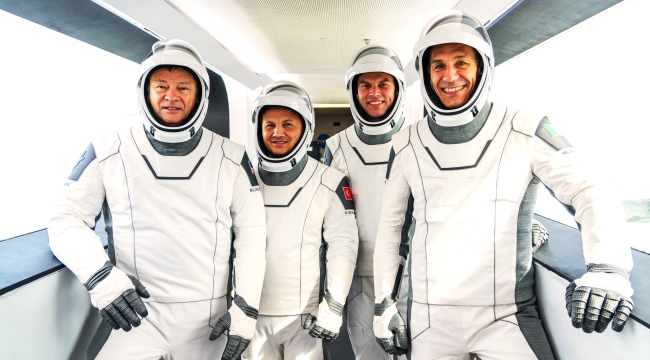 Axiom-3 ekibinin dönüş yolculuğu başladı