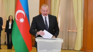 Azerbaycan'da Aliyev yeniden c.başkanı seçildi