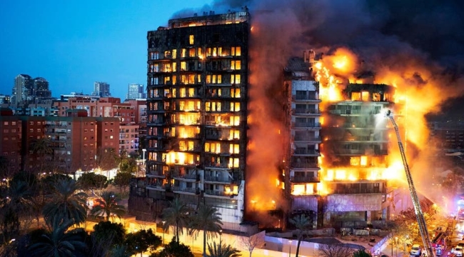 İspanya'da 14 katlı binada yangın: 10 can kaybı