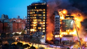 İspanya'da 14 katlı binada yangın: 10 can kaybı