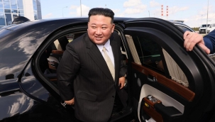 Putin, Kim Jong-Un'a Rus üretimi araba hediye etti