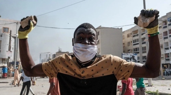 Senegal'de mobil internete erişim engellendi