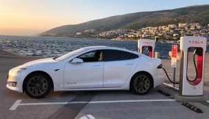 Tesla, ABD'de 2,2 milyon aracını geri çağırıyor