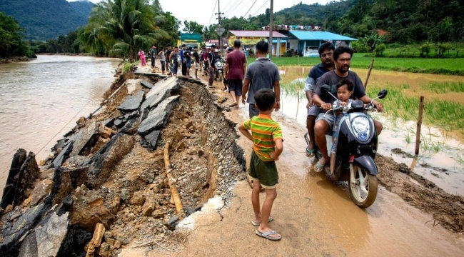 Endonezya'da sel ve heyelan: 10 can kaybı 