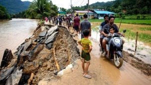 Endonezya'da sel ve heyelan: 10 can kaybı 