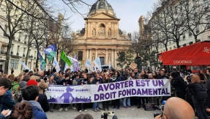 Fransa'da kürtaj yasası 9 Mart'ta yürürlüğe girdi