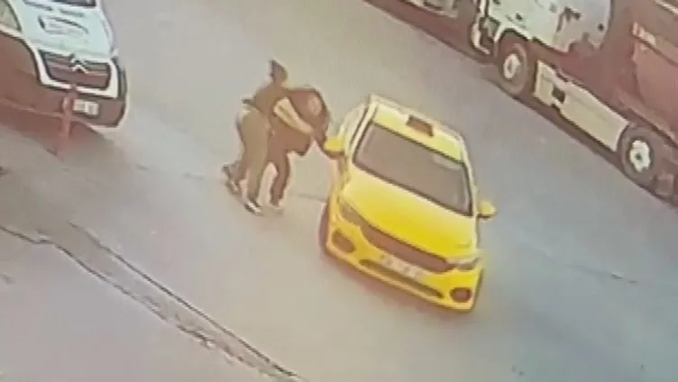 İkitelli'de taksici yolcuya boru anahtarıyla saldırdı