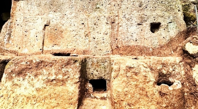 İtalya'da dev boyutlarda Etrüsk taş mezar bulundu