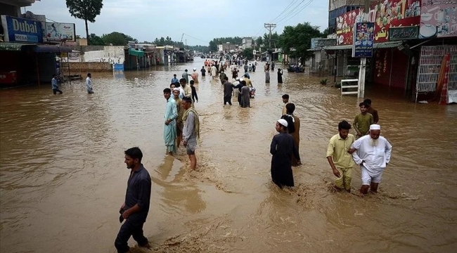 Pakistan'da şiddetli yağış: 37 can kaybı