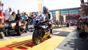 Toprak Razgatlıoğlu Barcelona'da birinci