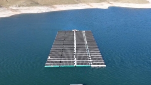 Türkiye'nin ilk yüzer GES santrali Elazığ'da kuruldu