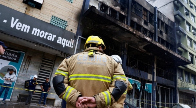 Brezilya'da evsizlerin kaldığı otel yandı: 10 ölü