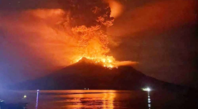 Endonezya'da Ruang Yanardağı'nda patlama