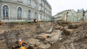 Fransa'da otelin altından 640 yıllık kale çıktı