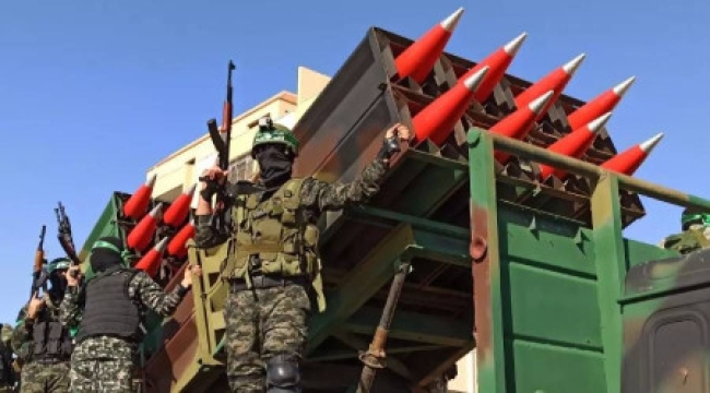 Hamas, İsrail'e Lübnan'dan 20 füze fırlattı