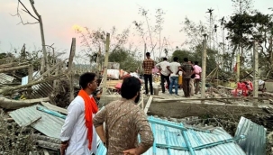 Hindistan'da hortum ve fırtına: 5 ölü, 100 yaralı