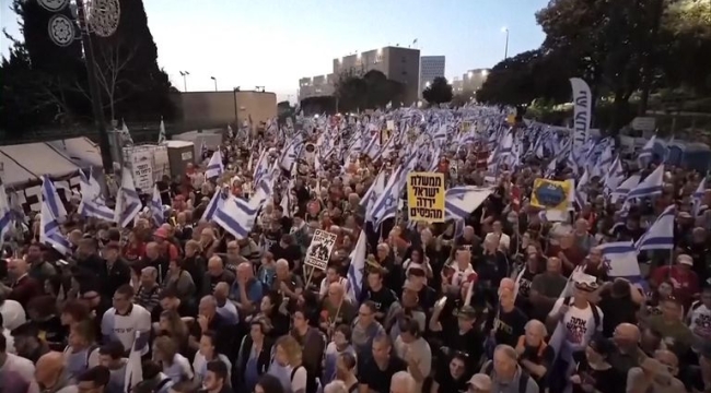 İsrail'de Netanyahu karşıtı büyük protesto