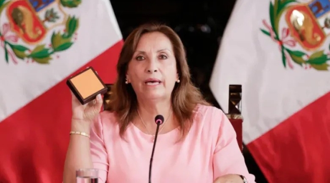 Peru Devlet Başkanı: "Rolex saatleri ödünç aldım"