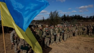 Ukrayna'da savaşa çağrılma yaşı 25'e düşürüldü