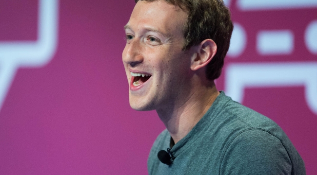 Zuckerberg 4 sene sonra ilk defa Musk'tan zengin