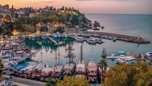 Antalya, yılın 4 ayında 2 milyon yabancıyı ağırladı