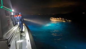 Ayvalık açıklarında 34 kaçak yakalandı