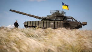 Berlin: "Kiev, Rusya'yı silahlarımızla vurabilir"