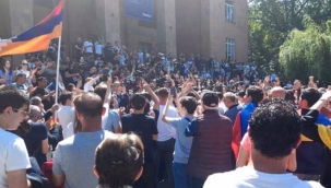Ermenistan'da "Paşinyan istifa" protestosu
