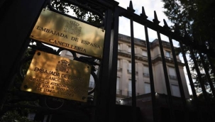 İspanya, Arjantin Büyükelçisini geri çekti