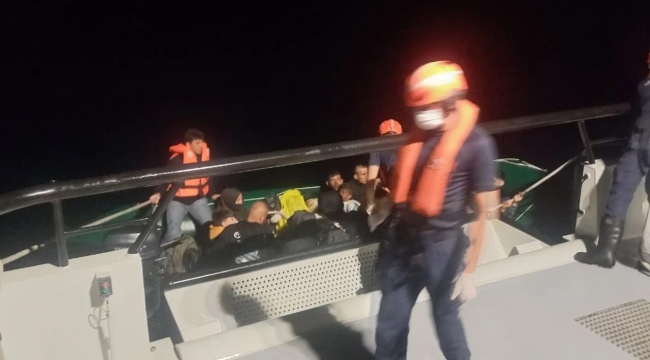 İzmir açıklarında 14'ü çocuk 29 kaçak yakalandı