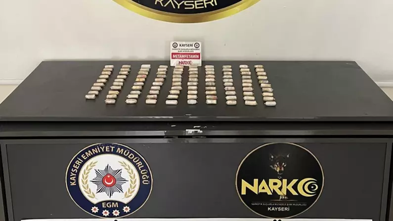 Kayseri'de uyuşturucu taşıyan kaçak Arap yakalandı