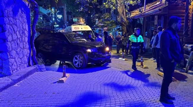 Kütahya'da bir SUV kafeye daldı: 2 yaralı