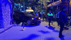 Kütahya'da bir SUV kafeye daldı: 2 yaralı