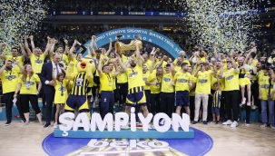 A. Efes'i yenen Fenerbahçe Beko şampiyon oldu