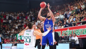 Anadolu Efes, yarı finalde Karşıyaka'yı 97-90 yendi