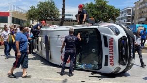 Aydın'da ambulans devrildi: 1 ölü