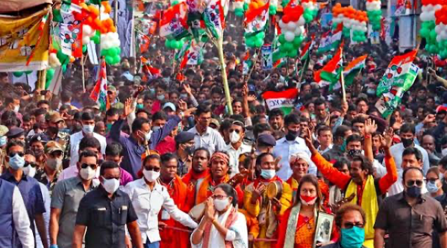 Hindistan'da seçim: 33 görevli sıcaktan öldü